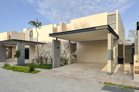 Casa en venta en Naia Residencial Conkal con recamara en planta baja Ikkil 