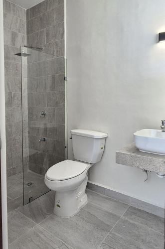 1747-48672-Casa-en-venta-en-Merida-Real-Montejo-de-3-recamaras-y-alberca_(12).jpg