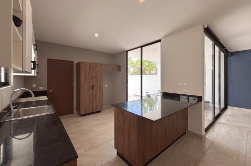 1750-48899-Casa-en-venta-en-Verna-Conkal-en-Merida-de-2-plantas-3-recamaras-equipada_(26).jpg
