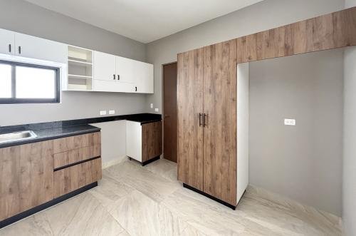 1750-48908-Casa-en-venta-en-Verna-Conkal-en-Merida-de-2-plantas-3-recamaras-equipada_(36).jpg