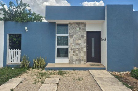 Casa en renta en las lavandas Gran Santa Fe Norte II Merida semi amueblada 