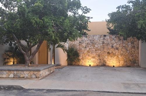 1818-50037-_Casa-en-venta-en-Merida-Cholul-de-2-recamaras-con-alberca_(1).jpg