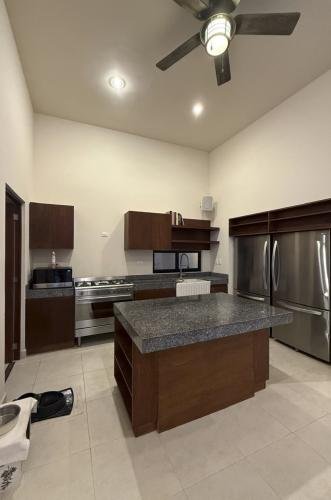 1818-50043-_Casa-en-venta-en-Merida-Cholul-de-2-recamaras-con-alberca_(11).jpg
