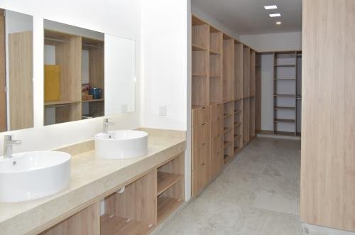 1825-50182-Casa-en-Venta-de-3-recamaras-mas-flex-en-el-norte-de-Merida-Privada-Kinish_(16).jpg