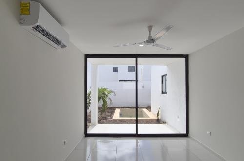 1834-50825-Casa-en-Venta-en-Gran-San-Pedro-Cholul-coN-habitación-en-planta-baja-y-alberca_(4).jpg