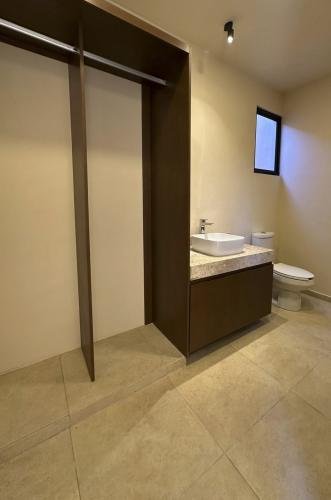 1840-51162-Casa-en-venta-en-Temozon-Norte-Bolera-Homes-3-recamaras-a-pie-de-calle_(7).jpg