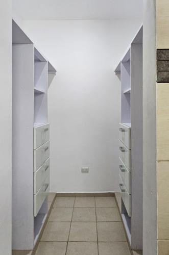 1865-51095-Casa-en-Renta-en-Residencial-Torremolinos-en-Merida-con-3-habitaciones-y-alberca_(18).jpg