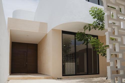 1902-52989-Casa-Alaia-en-Venta-dentro-privada-zona-conkal-Merida-con-tres-recamaras_(24).jpg