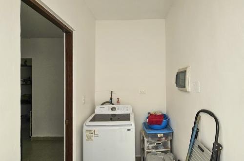 1936-53042-Casa-en-Venta-en-Real-Montejo-Merida-con-cochera-techada-3-recamaras-y-alberca_(12).jpg