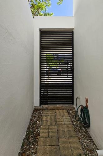 1936-53043-Casa-en-Venta-en-Real-Montejo-Merida-con-cochera-techada-3-recamaras-y-alberca_(13).jpg