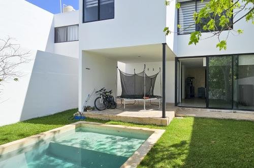 1936-53047-Casa-en-Venta-en-Real-Montejo-Merida-con-cochera-techada-3-recamaras-y-alberca_(17).jpg
