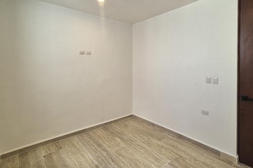 1941-52903-Casa-en-Venta-en-privada-ubicada-en-xcanatun-con-4-habitaciones-y-alberca_(18).jpg