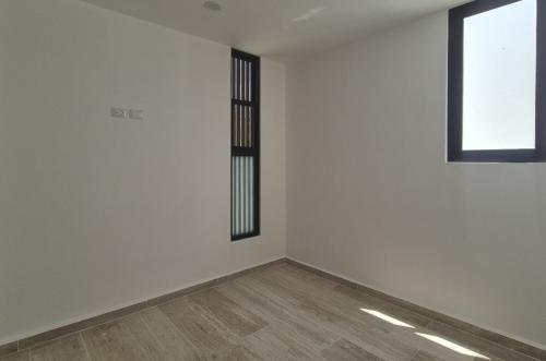 1941-52904-Casa-en-Venta-en-privada-ubicada-en-xcanatun-con-4-habitaciones-y-alberca_(19).jpg