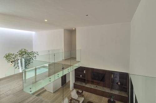 1941-52921-Casa-en-Venta-en-privada-ubicada-en-xcanatun-con-4-habitaciones-y-alberca_(36).jpg