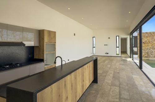 2027-55087-Casa-en-venta-en-Conkal-Merida-de-una-planta-con-3-habitaciones-y-alberca_(2).jpg