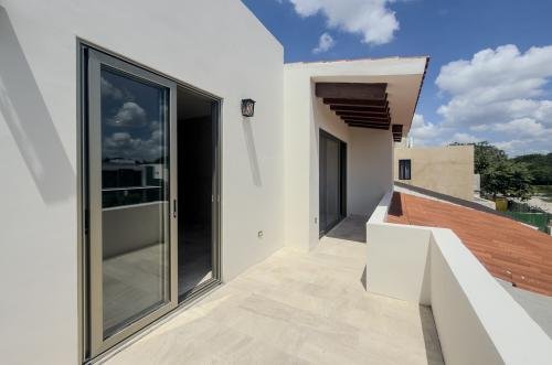 2034-55190-_Casa-en-venta-ubicada-en-Cholul-de-4-habitaciones-alberca-en-privada_(53).jpg