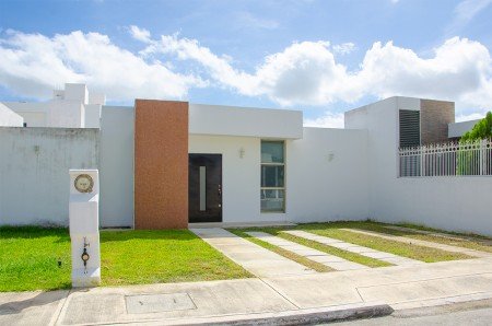 Casa en renta de una planta en Gran Santa Fe Mérida