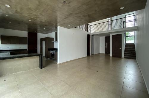 CS-300-Casa-en-venta-en-Altamira-Cholul-Merida-02.jpg